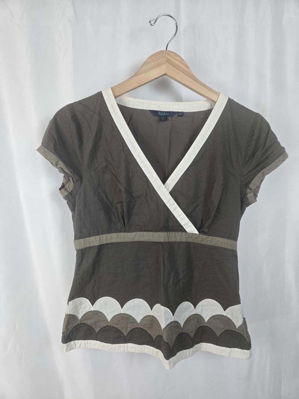 Boden Blouse Womens 12 Gray V Neck Cap Sleeve Scallop Hem Cotton Geometric Top
